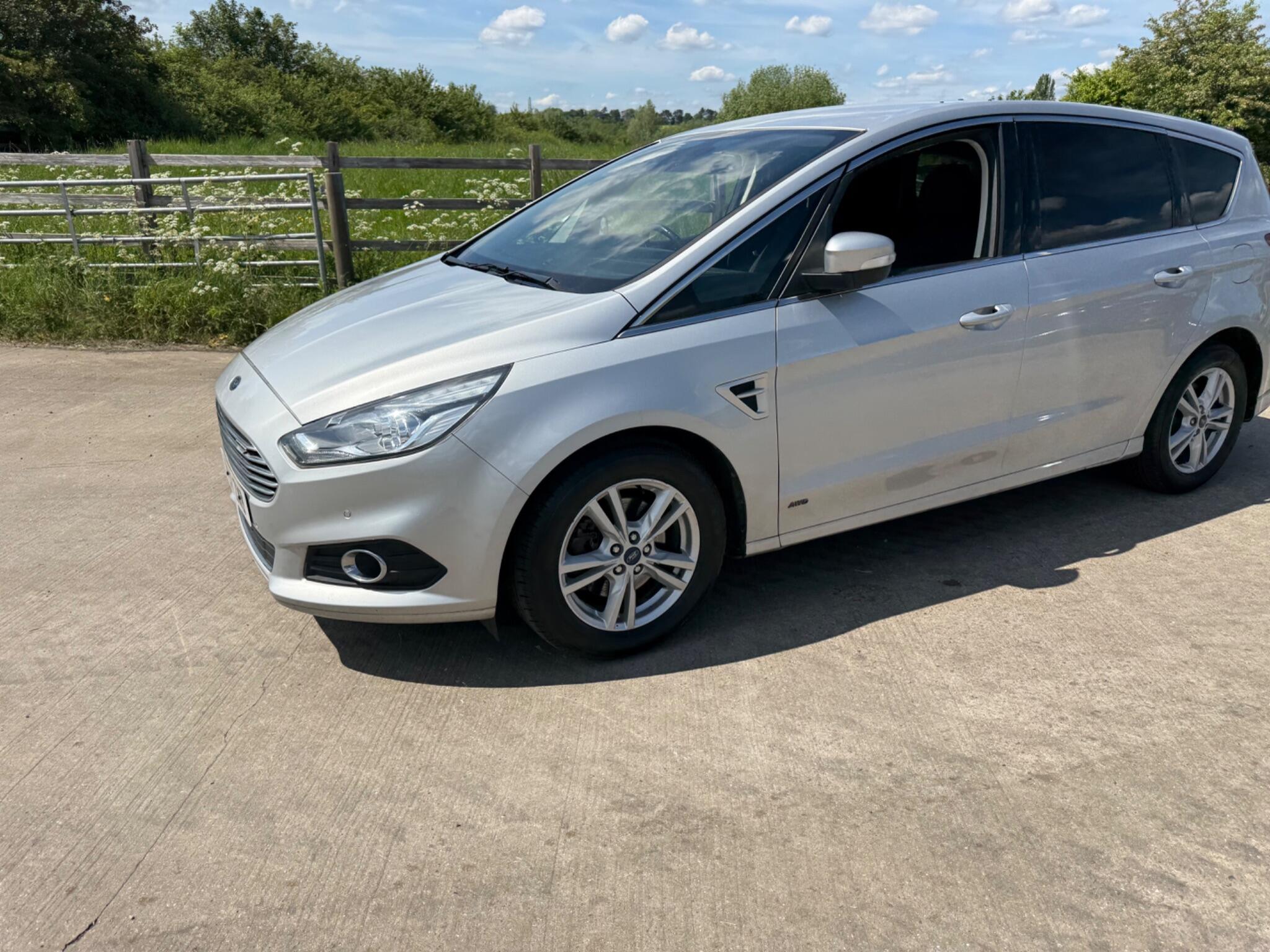 Ford S-Max 2.0 TDCi Titanium Euro 6 (s/s) 5dr — photo 61 of 102